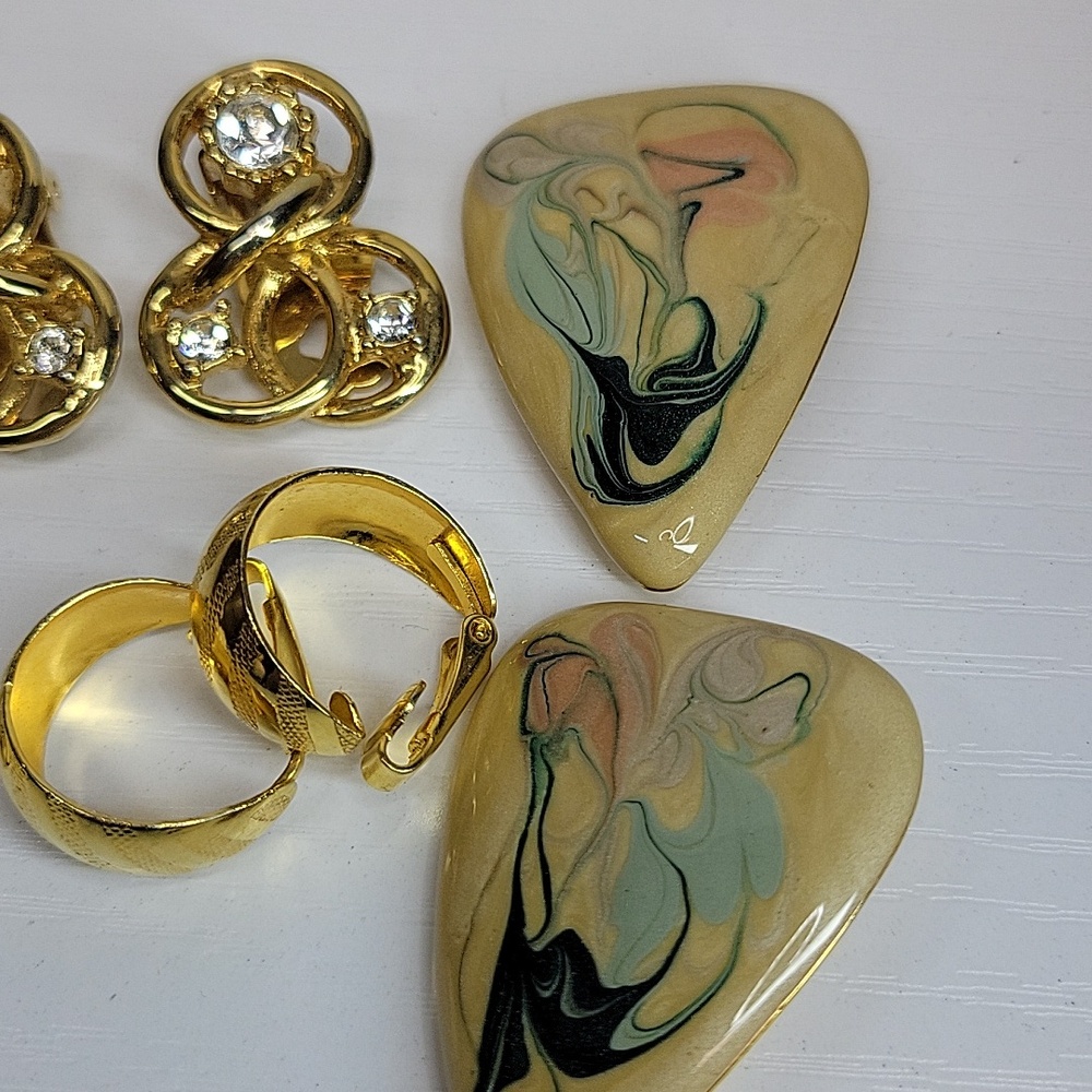 Gold-Tone and Cream Mixed Clip On Earring Set. - Picture 3 of 6